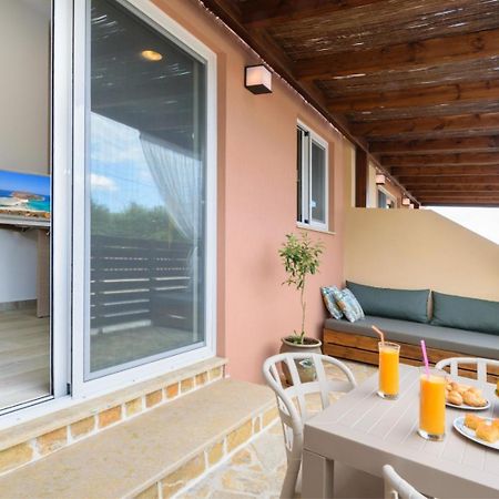 Iliana Apartments ファラサルナ エクステリア 写真