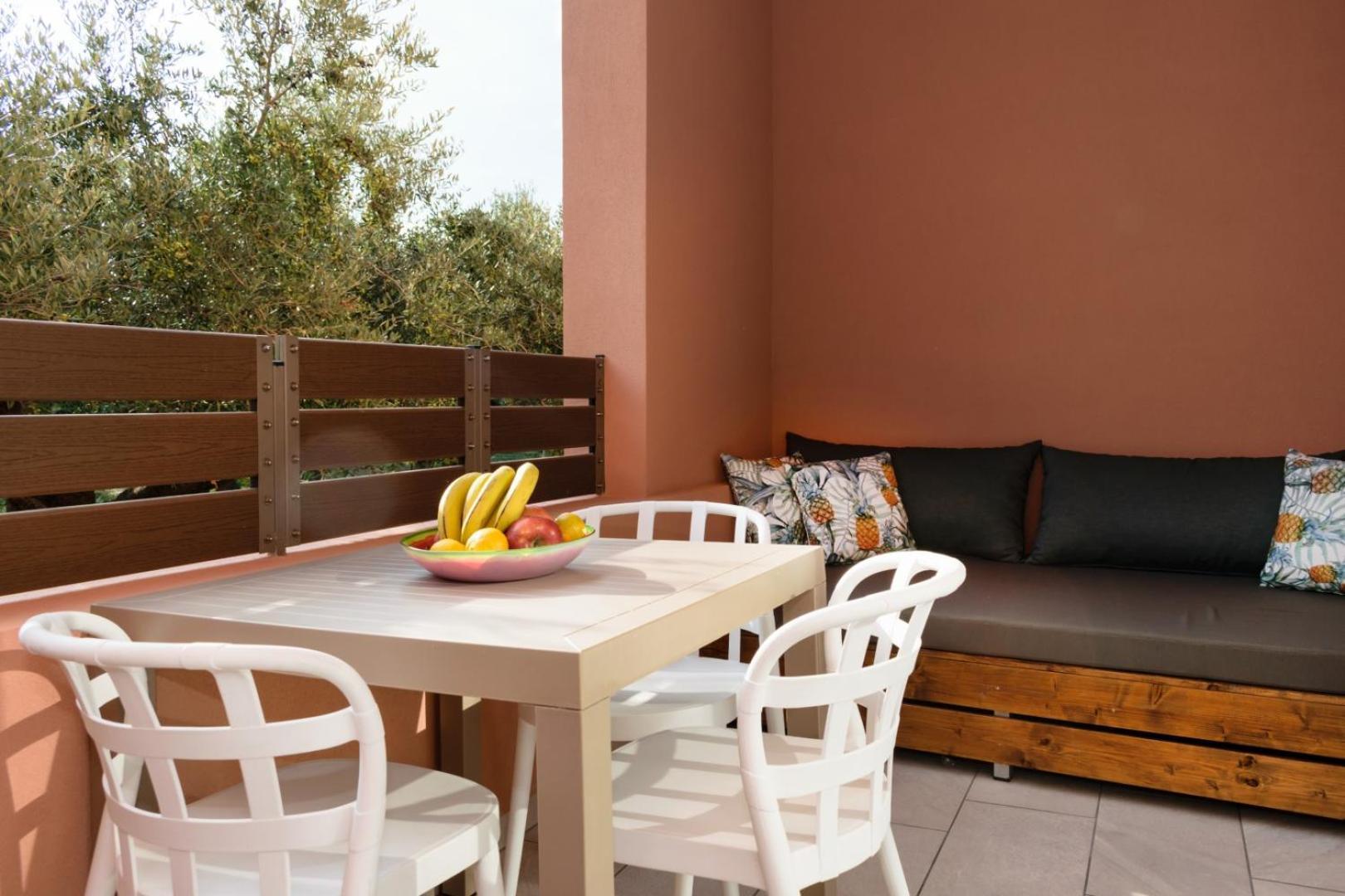 Iliana Apartments ファラサルナ エクステリア 写真