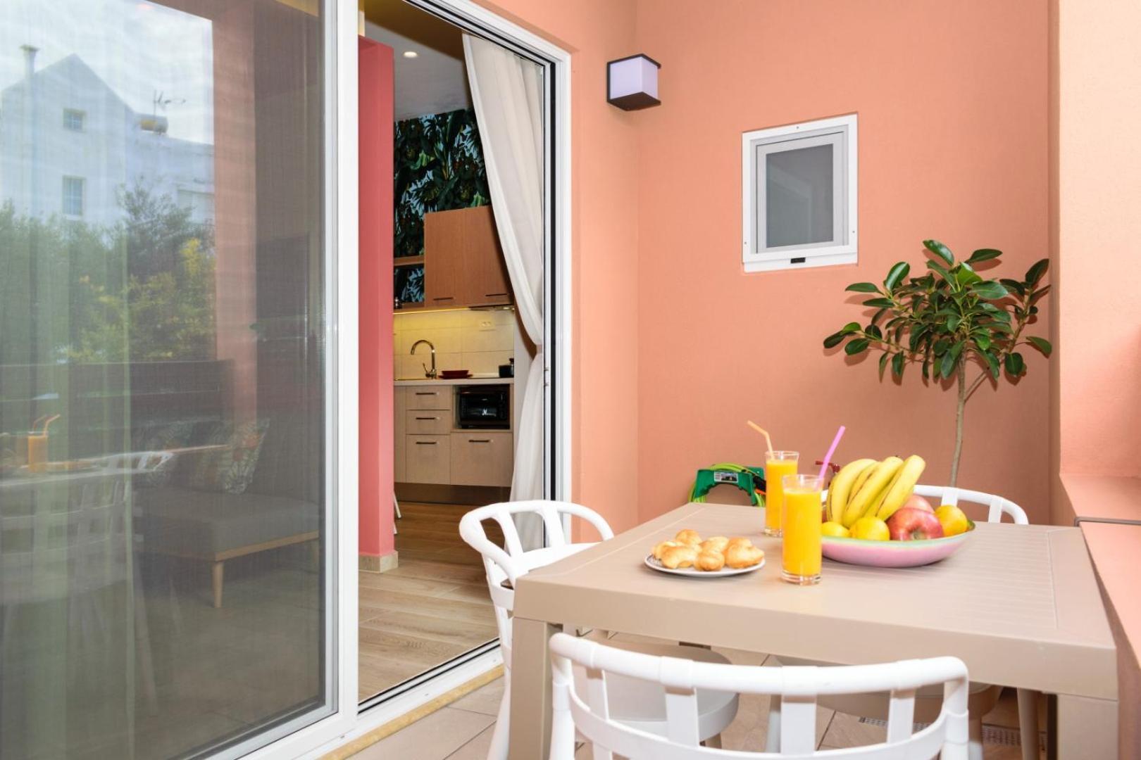 Iliana Apartments ファラサルナ エクステリア 写真