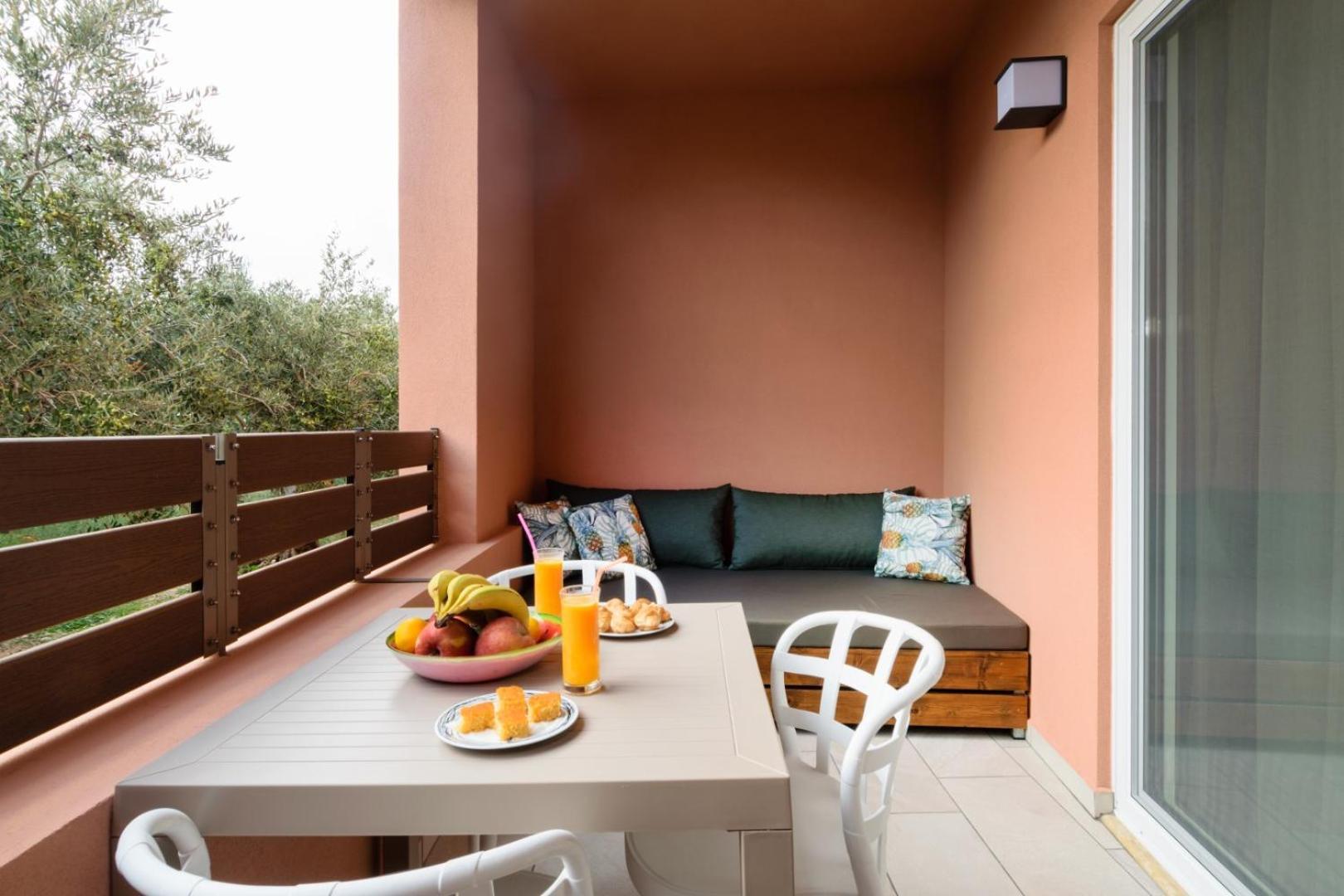 Iliana Apartments ファラサルナ エクステリア 写真