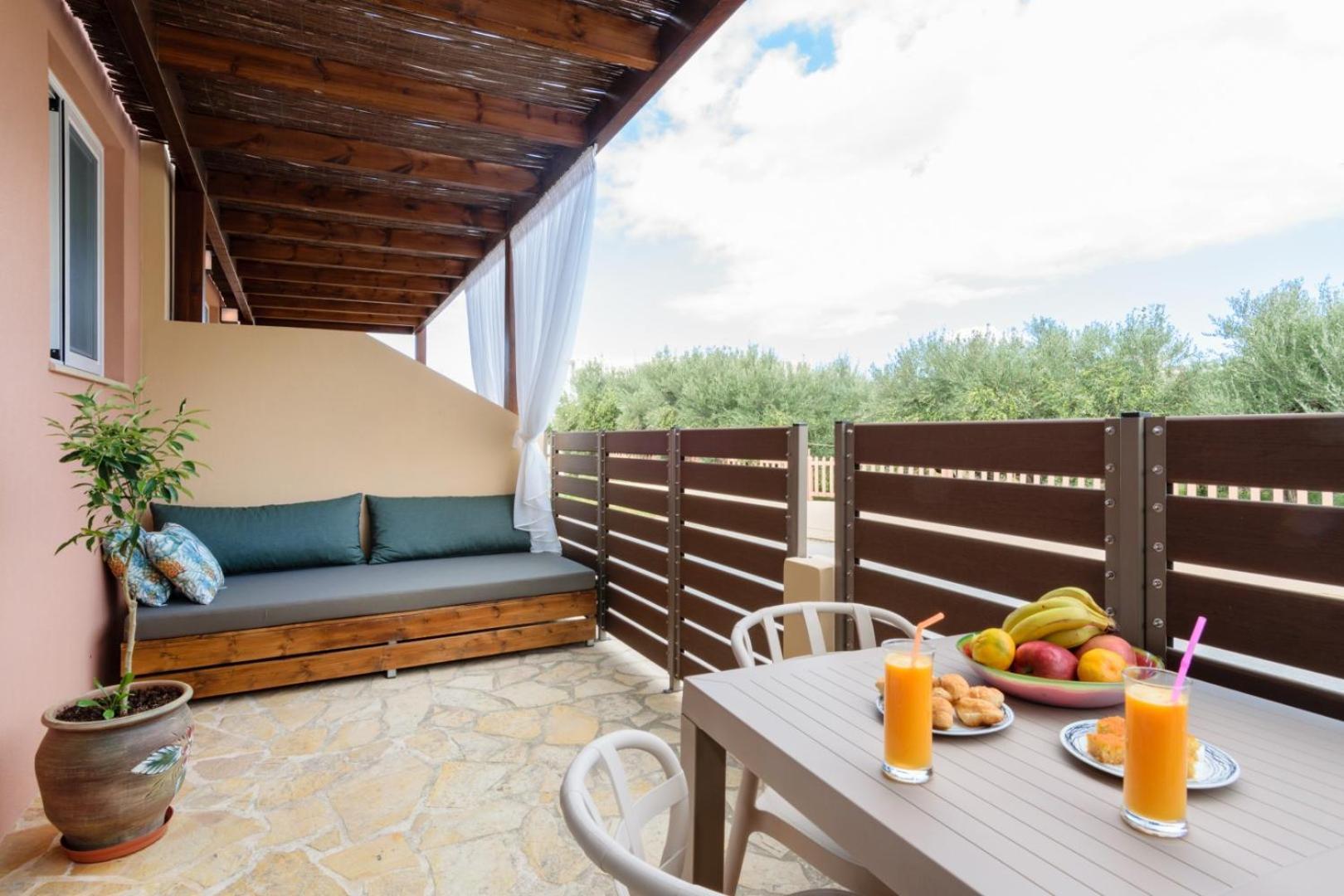 Iliana Apartments ファラサルナ エクステリア 写真
