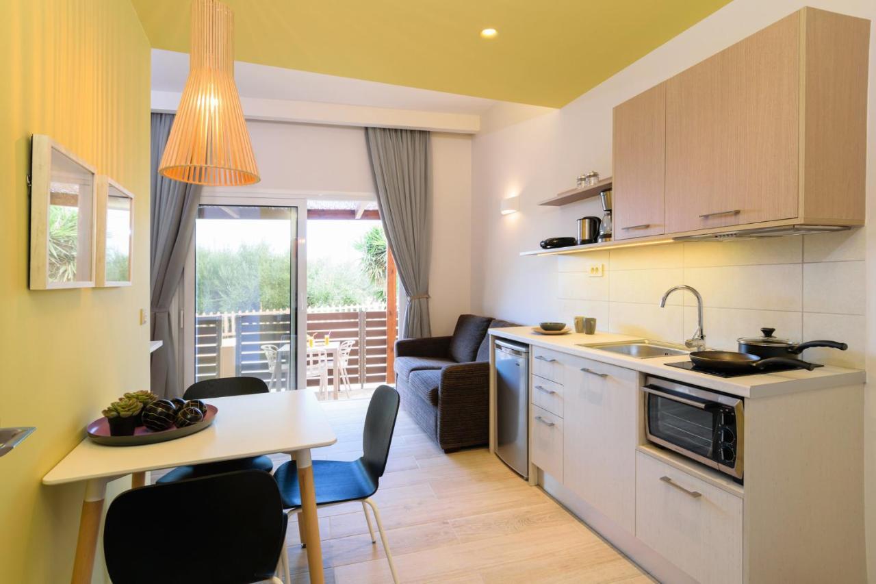 Iliana Apartments ファラサルナ エクステリア 写真