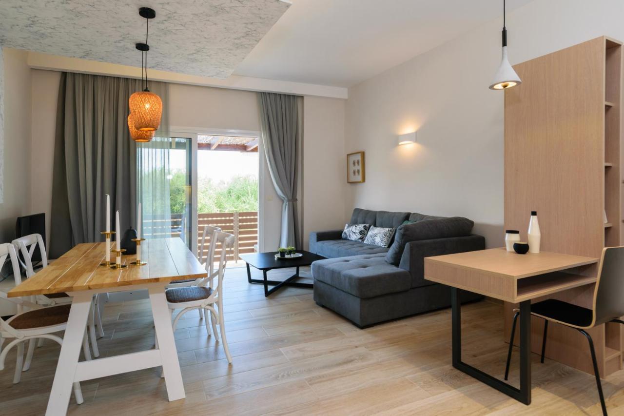Iliana Apartments ファラサルナ エクステリア 写真