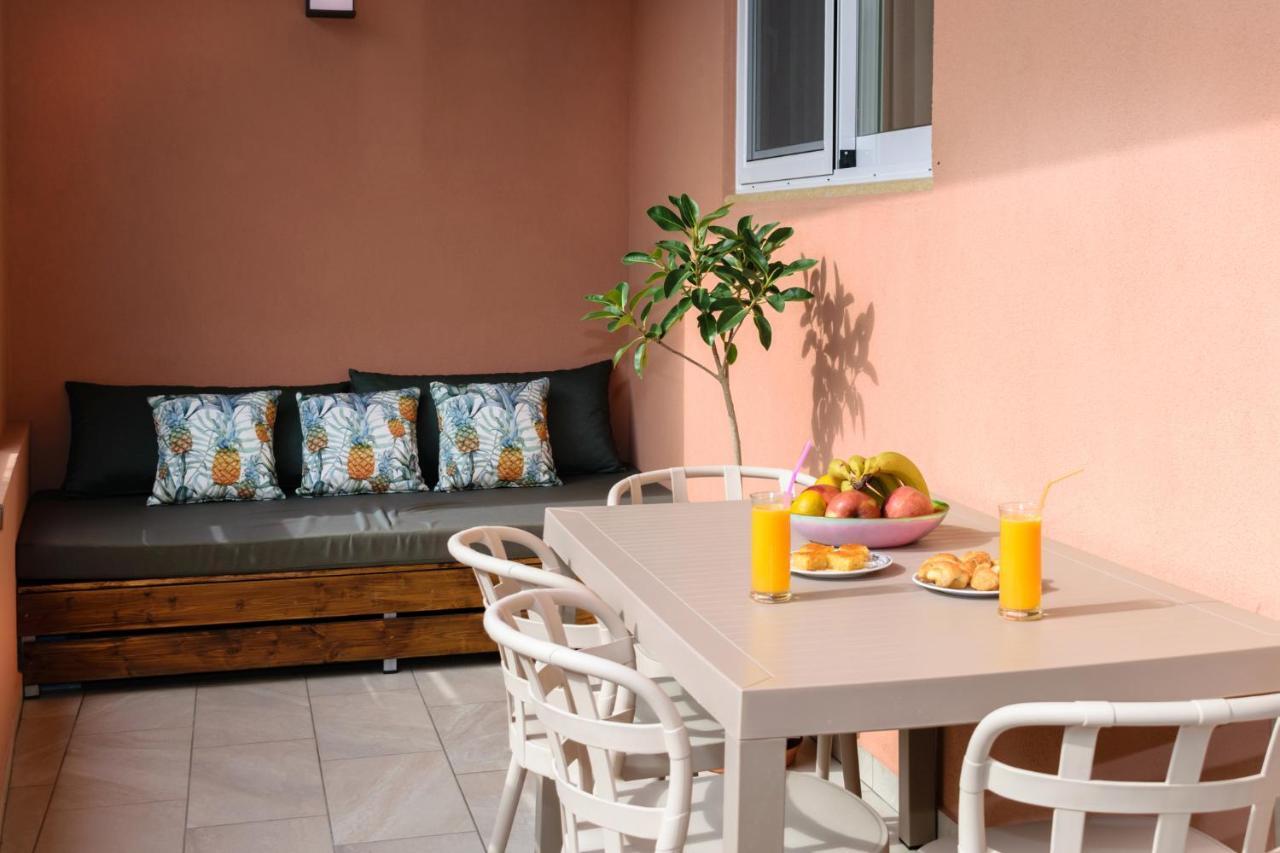 Iliana Apartments ファラサルナ エクステリア 写真